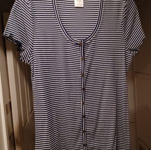 KJordan Size Medium navy & white stripe tee shirt.